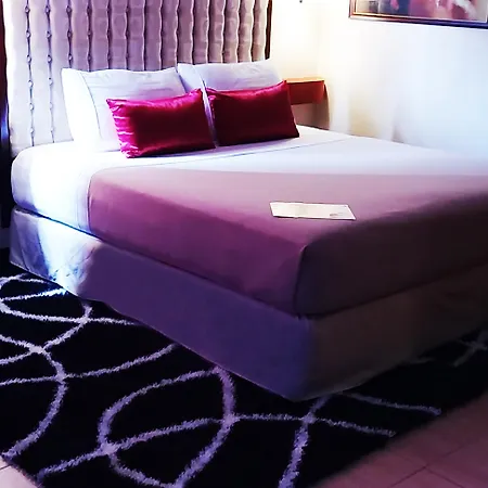 Dulcinea Hotel And Suites