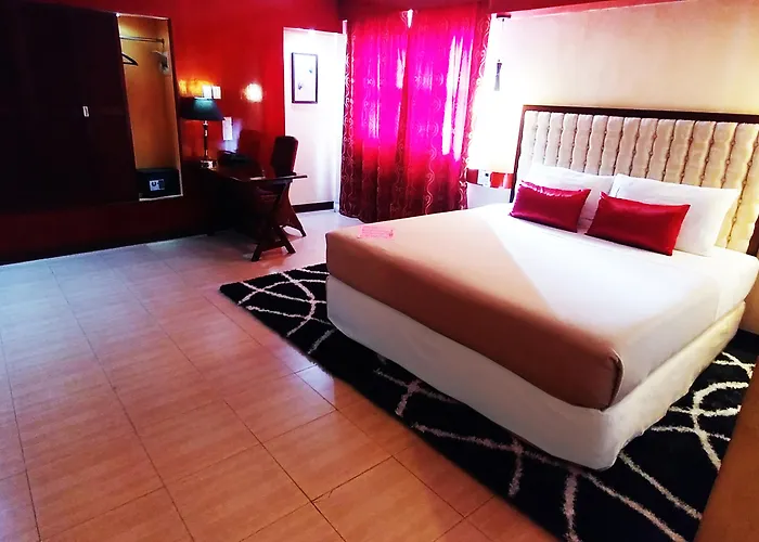 Hotel Dulcinea And 3*
