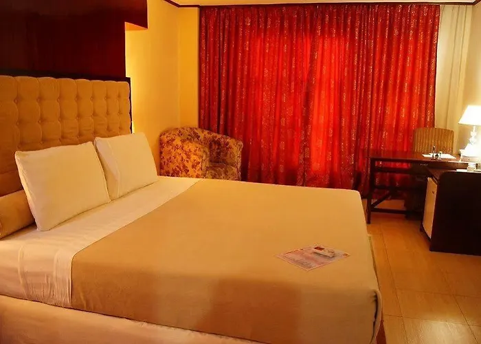 Hotel Dulcinea And 3*